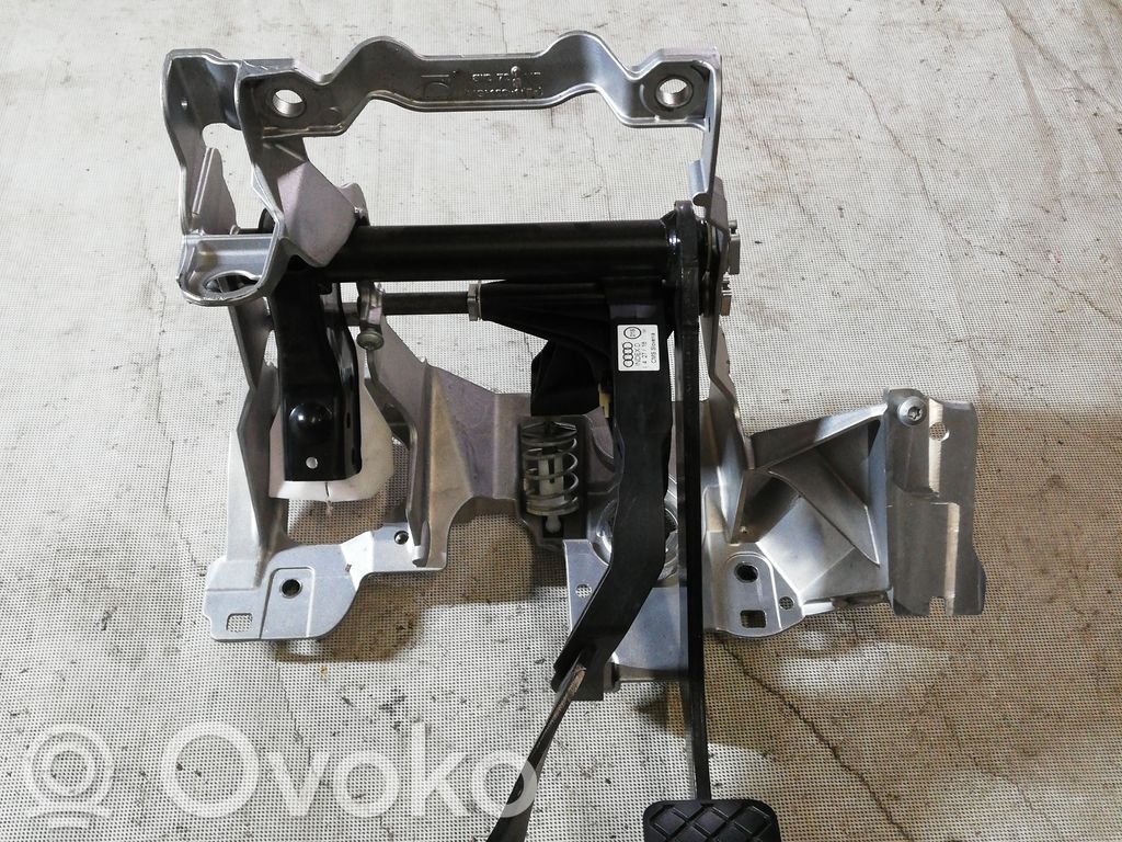 Assemblage pédale   8W2721117