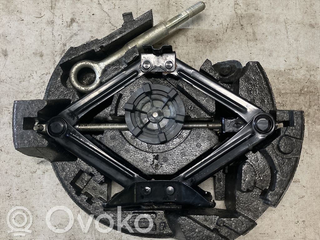 Volvo V40 Lift Jack 