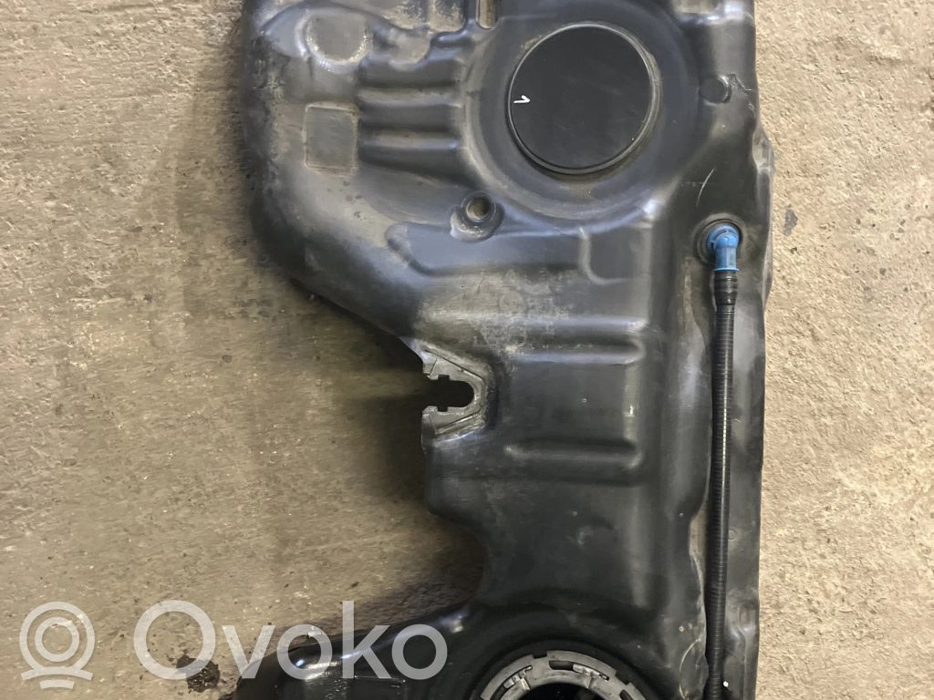 BMW 3 F30 F35 F31 Zbiornik paliwa 