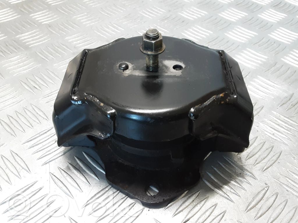 Mitsubishi Pajero Engine mount bracket 