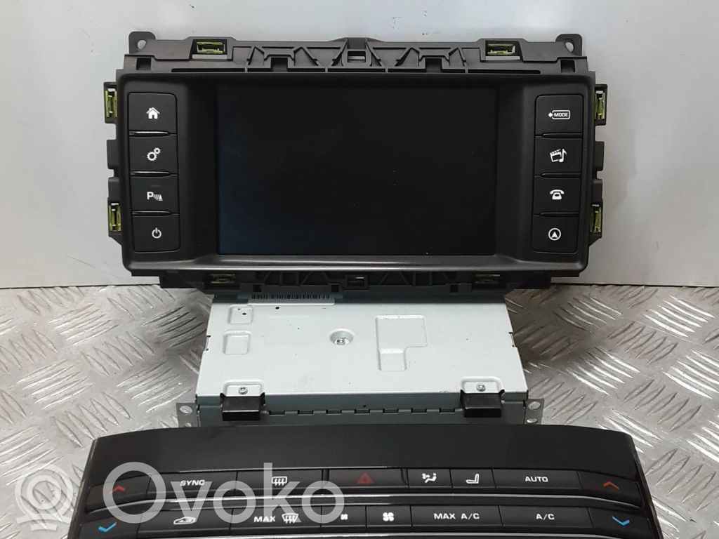 Jaguar XE Radio/CD/DVD/GPS head unit 