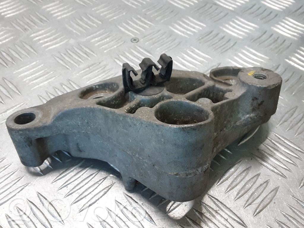 Renault Latitude (L70) Engine mounting bracket 