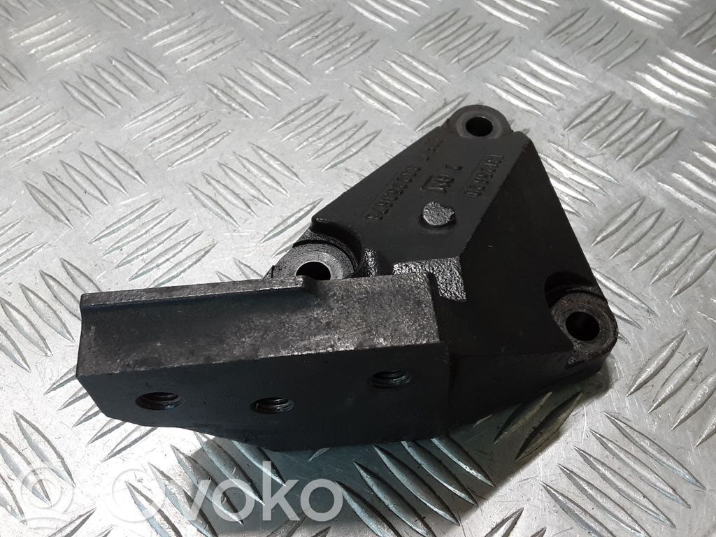 Engine mounting bracket   13125628,332253673