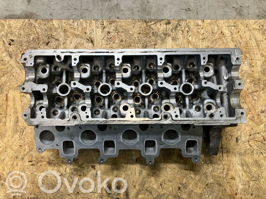 Volkswagen Golf VI Engine head 