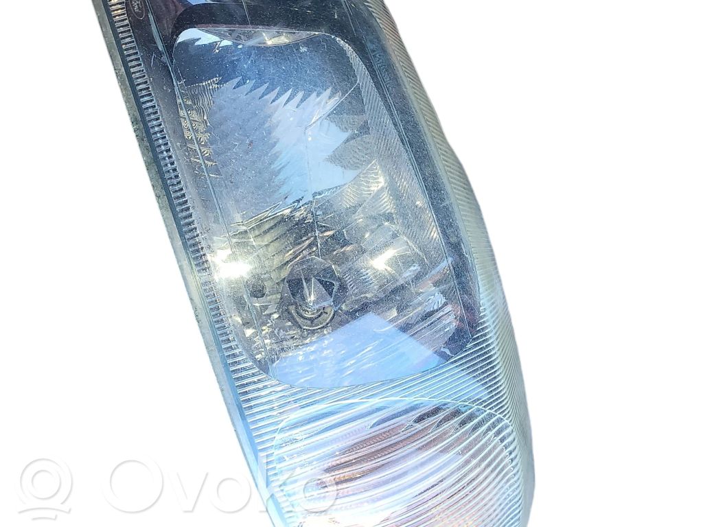 Ford Transit Phare frontale 
