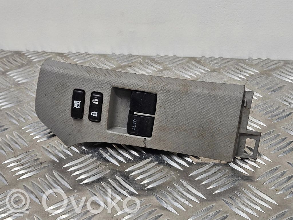 Toyota Yaris Electric window control switch 