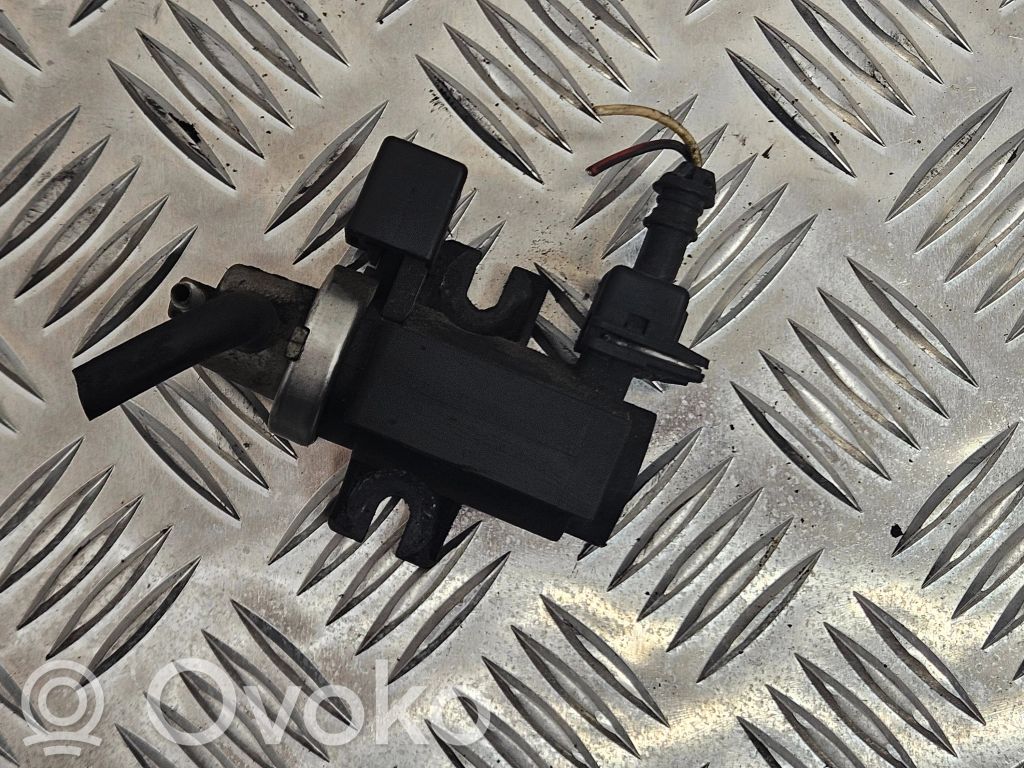 Opel Astra H Solenoid supapă turbosuflantă 