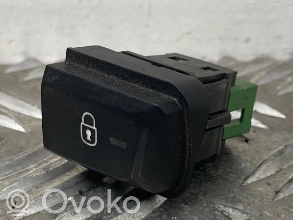 Peugeot 208 I Central locking switch button 
