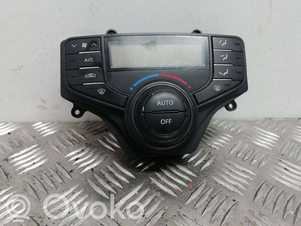 Hyundai i30 Climate control unit 