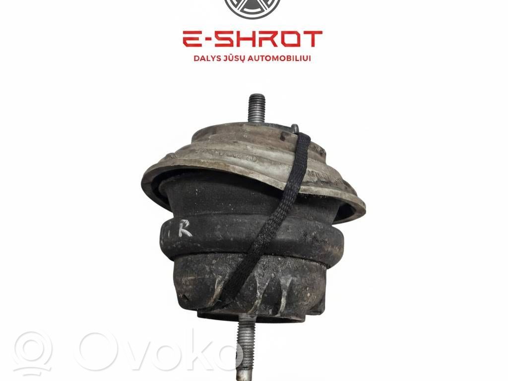 Engine mount bracket   6W836A003AD