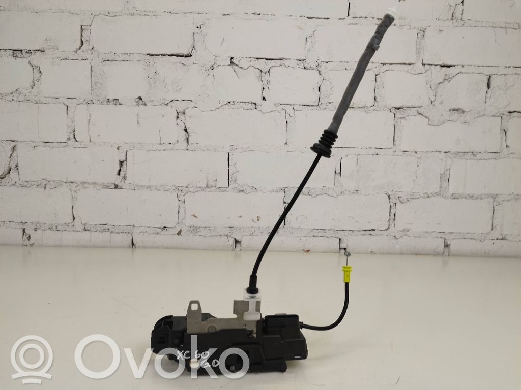 Volvo XC60 Zamek drzwi tylnych 