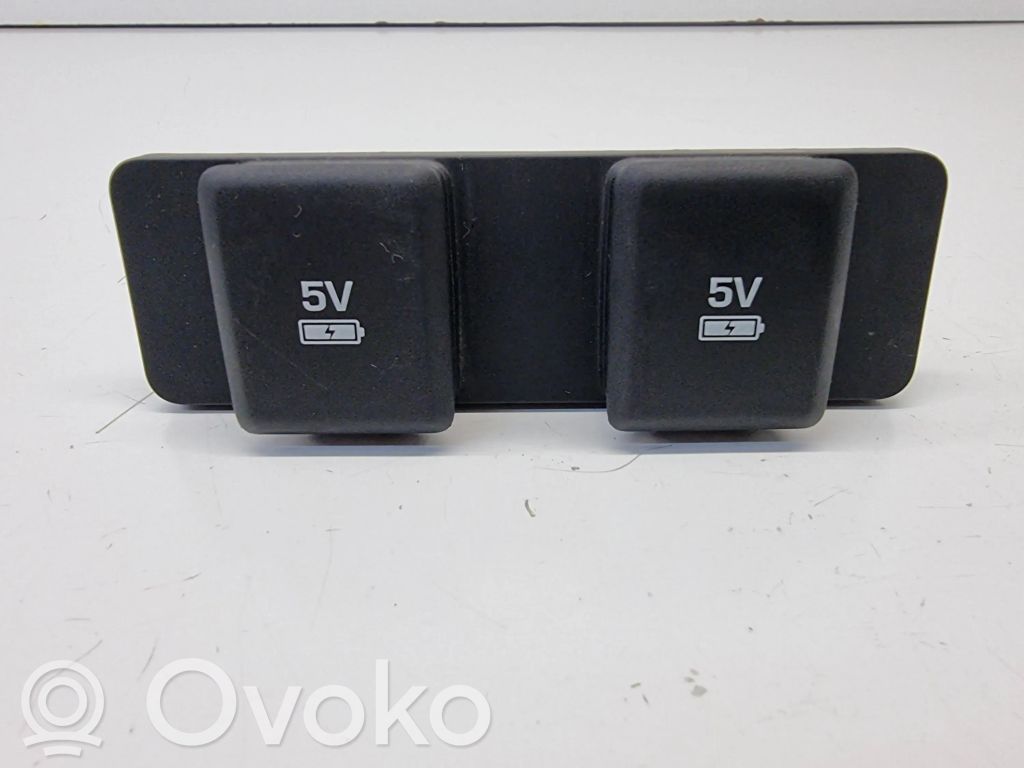 Land Rover Range Rover Sport L494 USB socket connector 