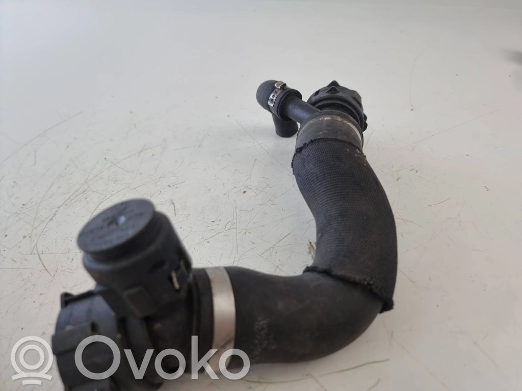 BMW X5 E70 Engine coolant pipe/hose 