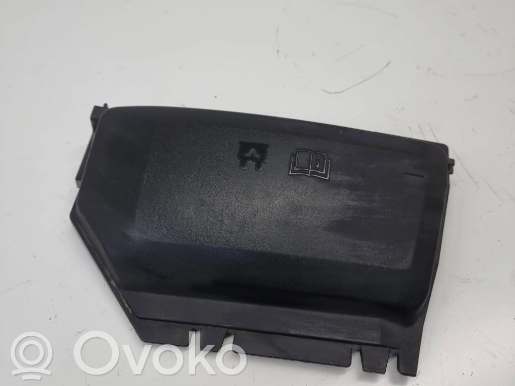 Dangtelis saugiklių dėžės   J9C314A076AA