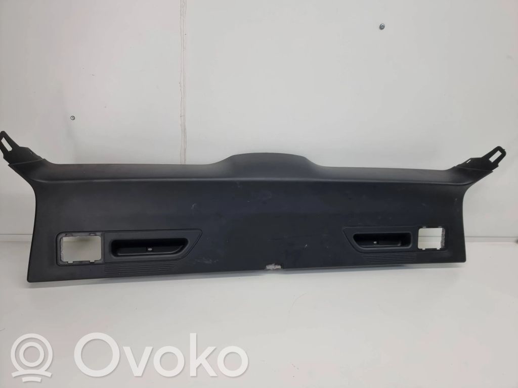 BMW X5 E70 Tailgate trim 