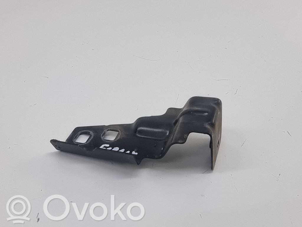 Halterung Kotflügel   XBW90