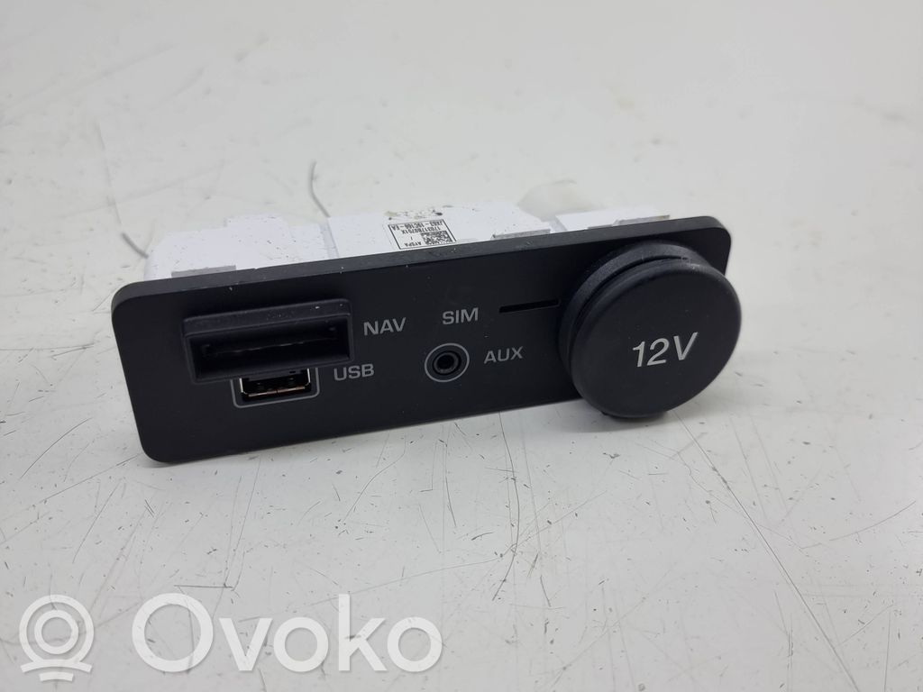 Jaguar F-Pace USB socket connector 