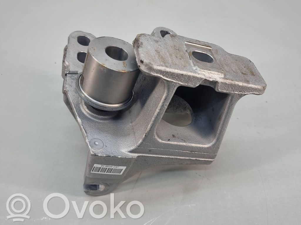 Land Rover Evoque II Engine mounting bracket 