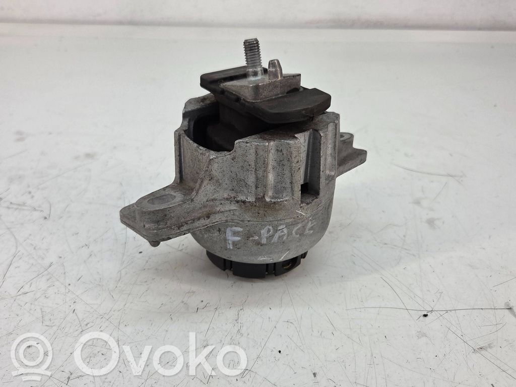 Land Rover Range Rover Velar Engine mount bracket 