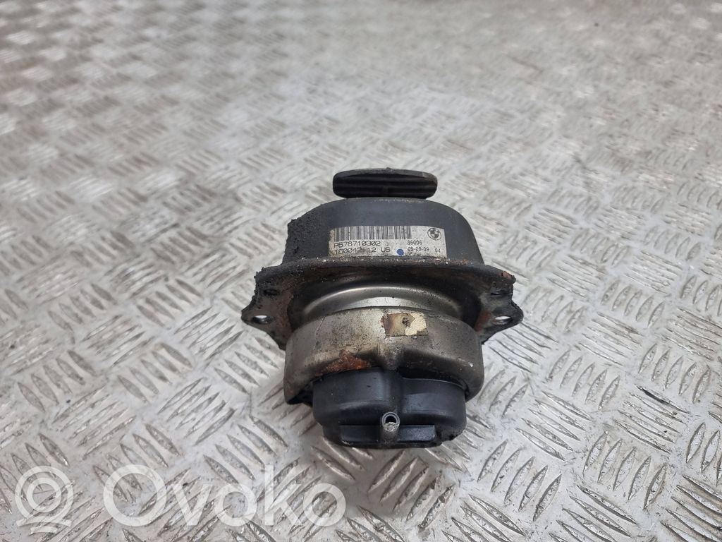 Engine mount bracket   6787103