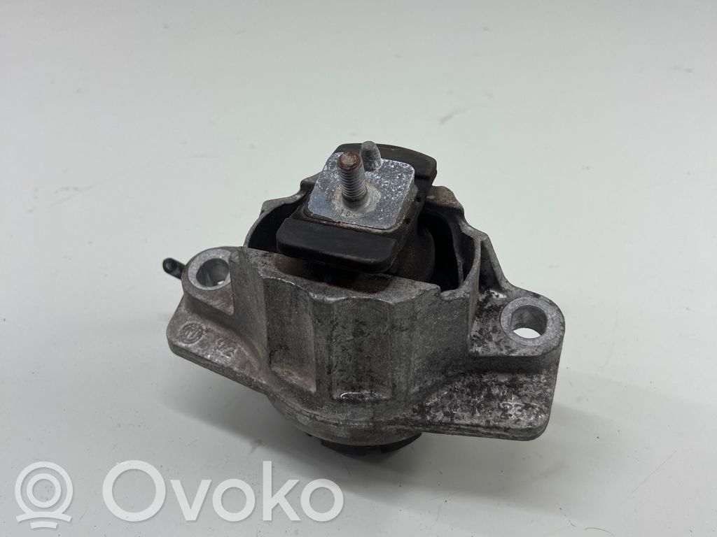 Jaguar F-Pace Engine mount bracket 
