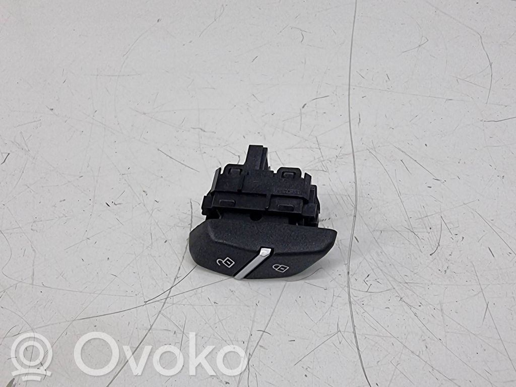 Central locking switch button   9352036