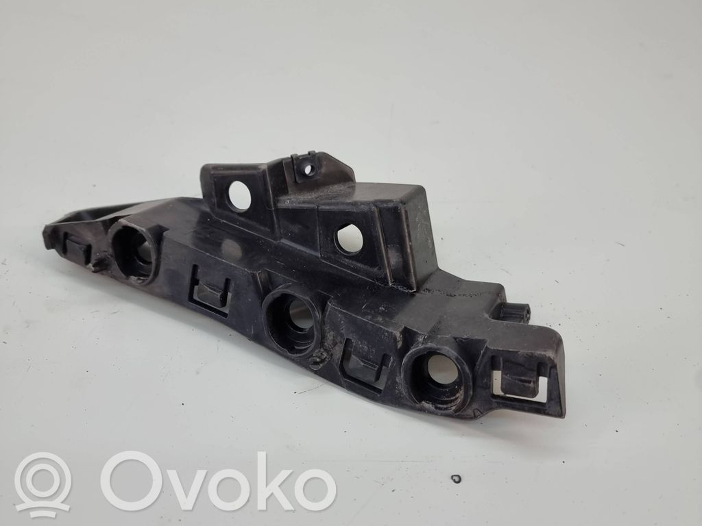 Audi Q7 4M Front bumper mounting bracket 