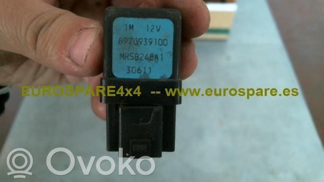 Opel Monterey Ramka / Moduł bezpieczników 