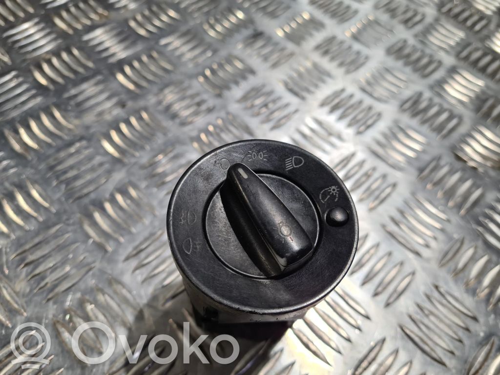Skoda Octavia Mk1 (1U) Interrupteur d’éclairage 