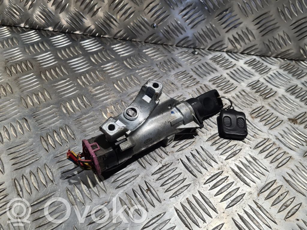 Audi A4 S4 B5 8D Virtalukko 