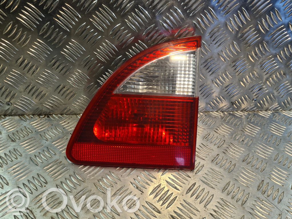 Ford Galaxy Aizmugurējais lukturis pārsegā 