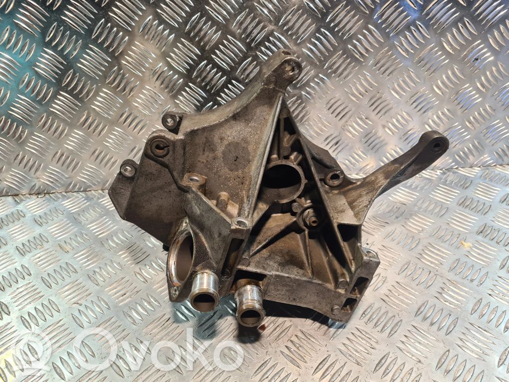 Volkswagen PASSAT B5 Generator/alternator bracket 