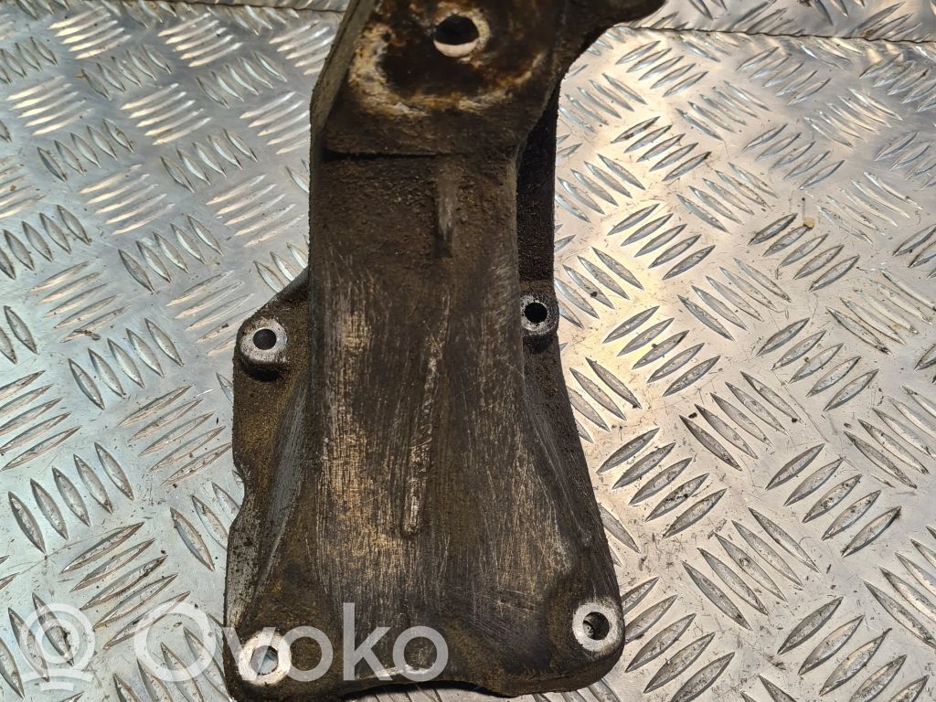 Volkswagen Polo III 6N 6N2 6NF Engine mounting bracket 