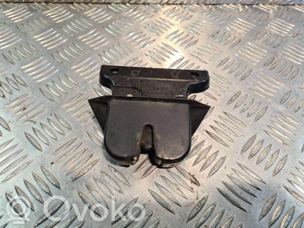 Audi A4 S4 B5 8D Zamek klapy tylnej / bagażnika 