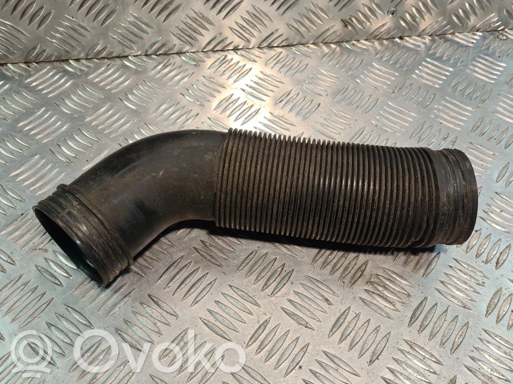 Volkswagen PASSAT B5 Część rury dolotu powietrza 