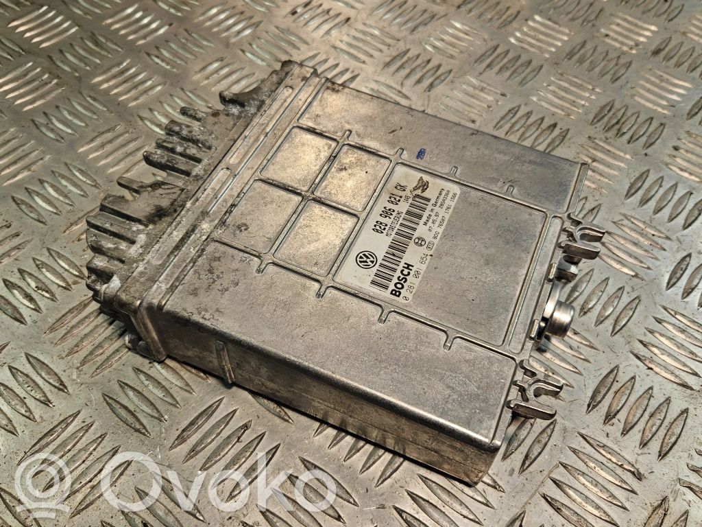 Volkswagen PASSAT B5 Engine control unit/module 