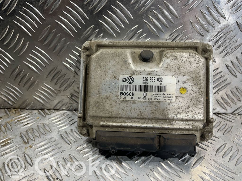 Volkswagen Golf IV Engine control unit/module 