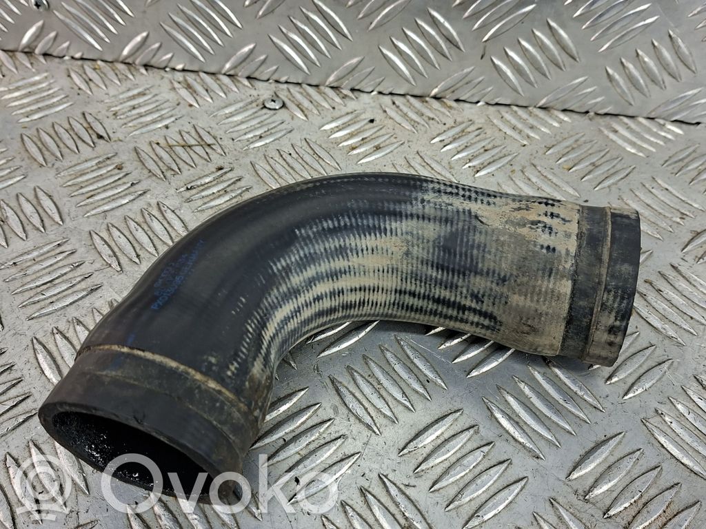 Volkswagen PASSAT B5 Wąż / Rura intercoolera 