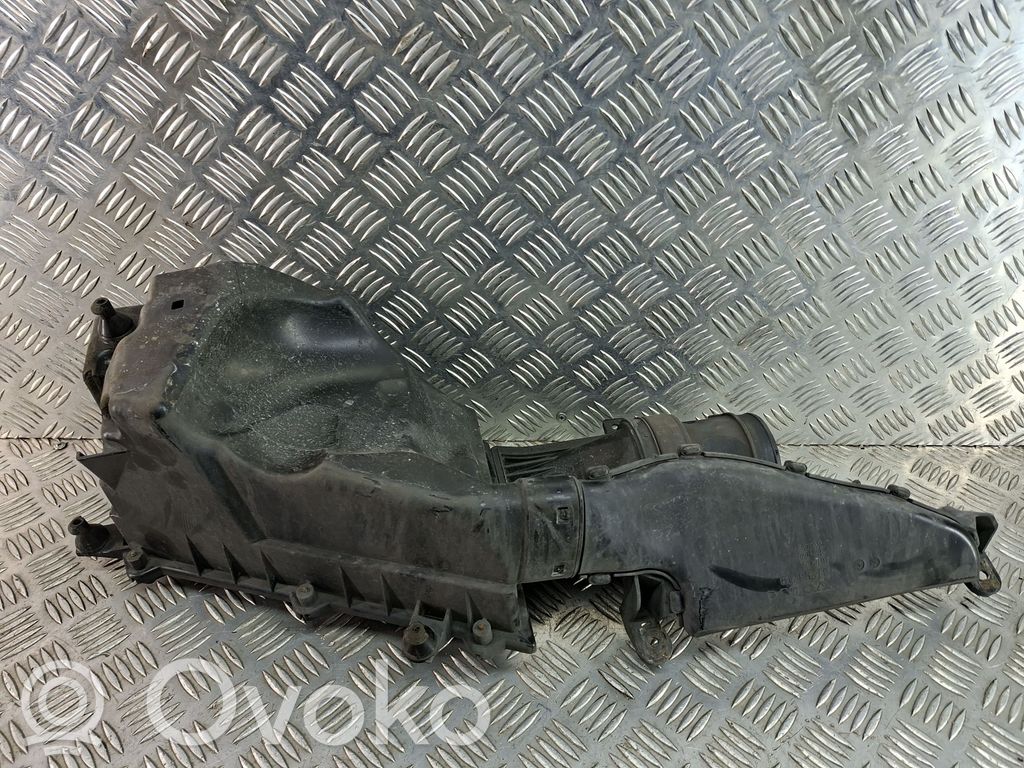 Volvo V40 Air filter box 