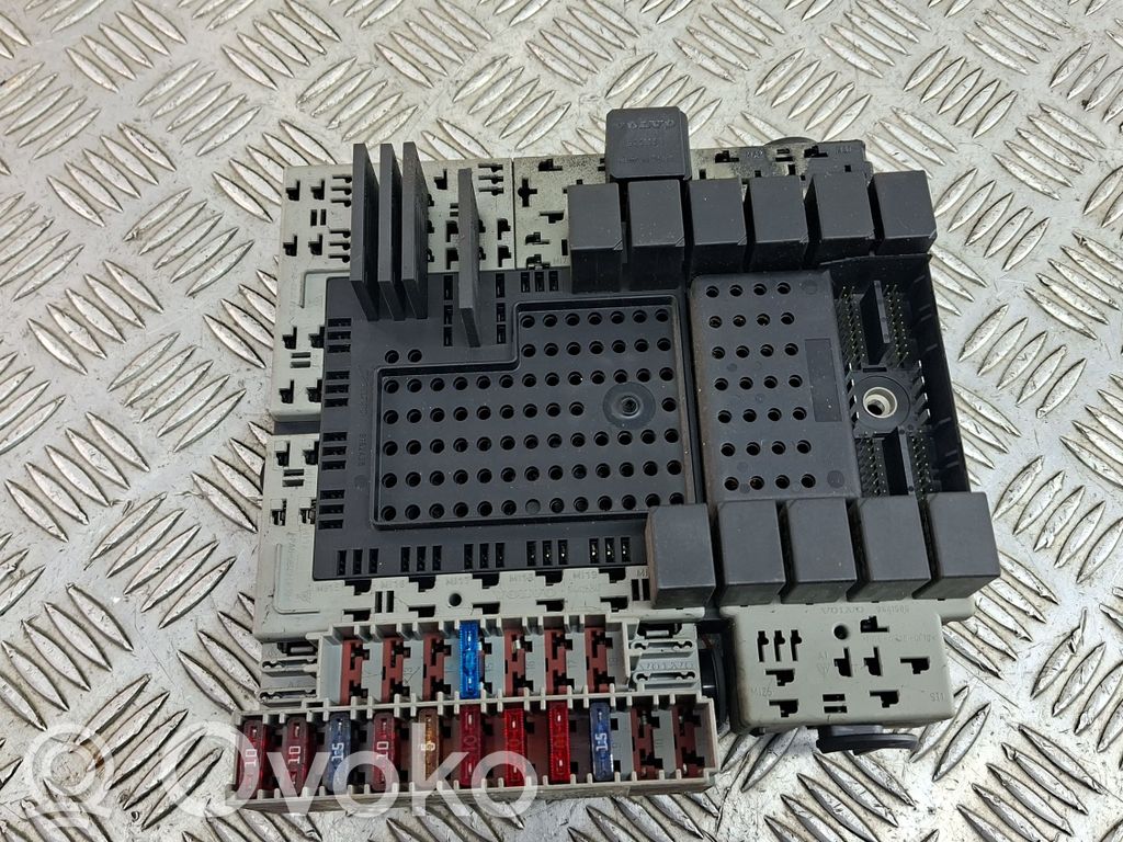 Volvo S80 Fuse module 
