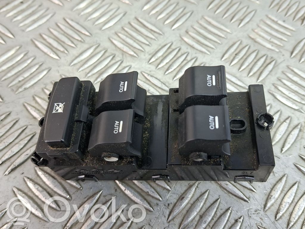 Hyundai i40 Electric window control switch 