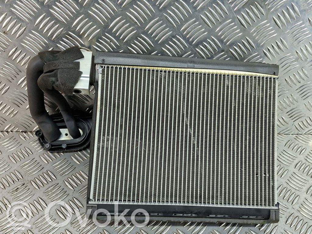 Jaguar XE Radiator (interior) aer condiționat (A/C) 