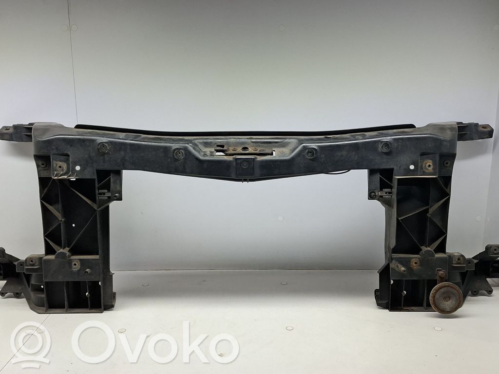Volkswagen Crafter Radiatoru panelis 