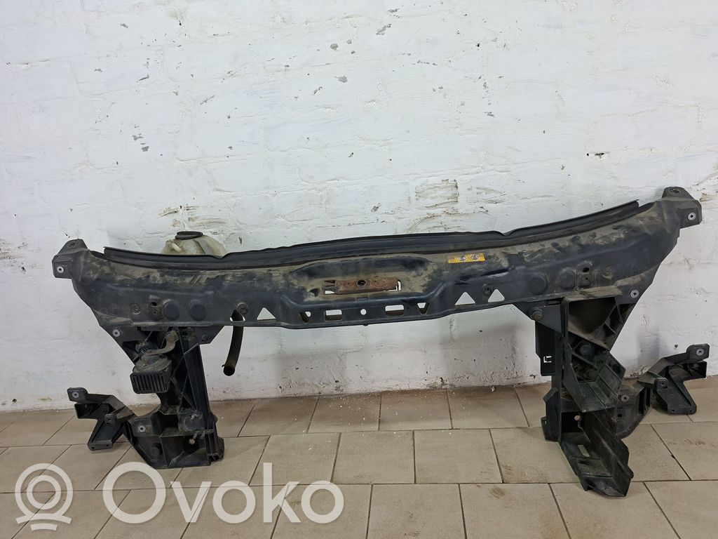 Mercedes-Benz Sprinter W906 Pas przedni 