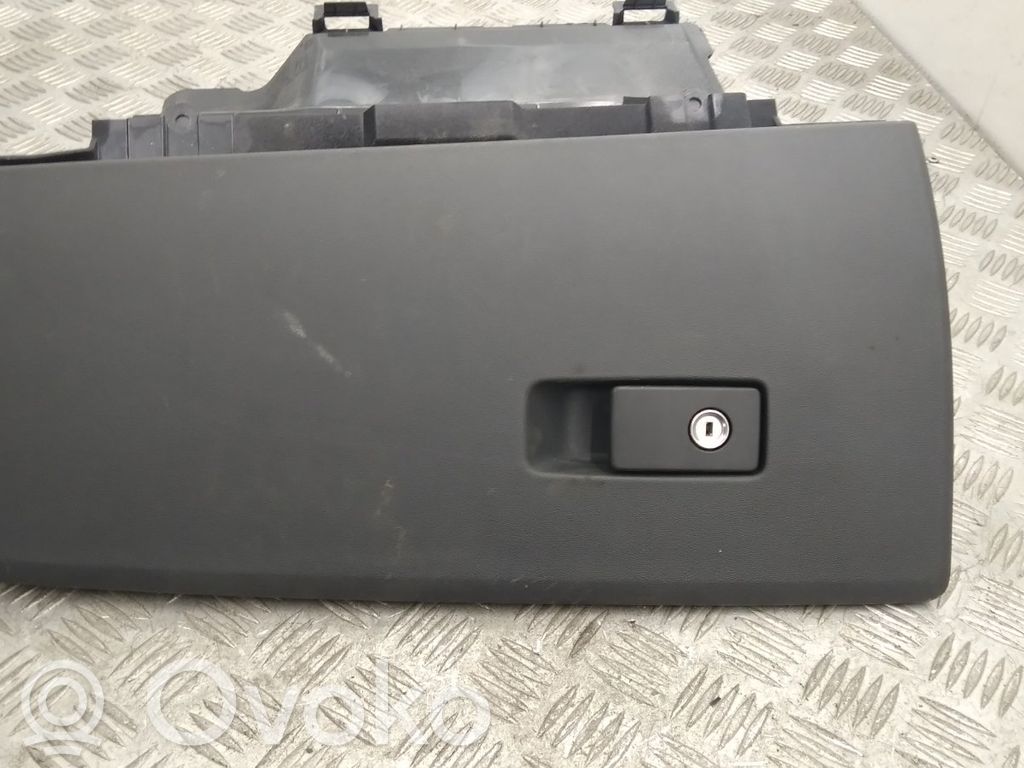 Volvo XC70 Daiktadėžė 