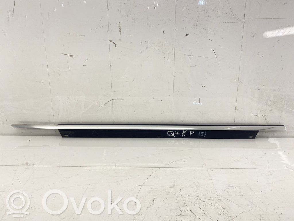 Audi Q7 4L Listwa / Uszczelka szyby drzwi przednich 
