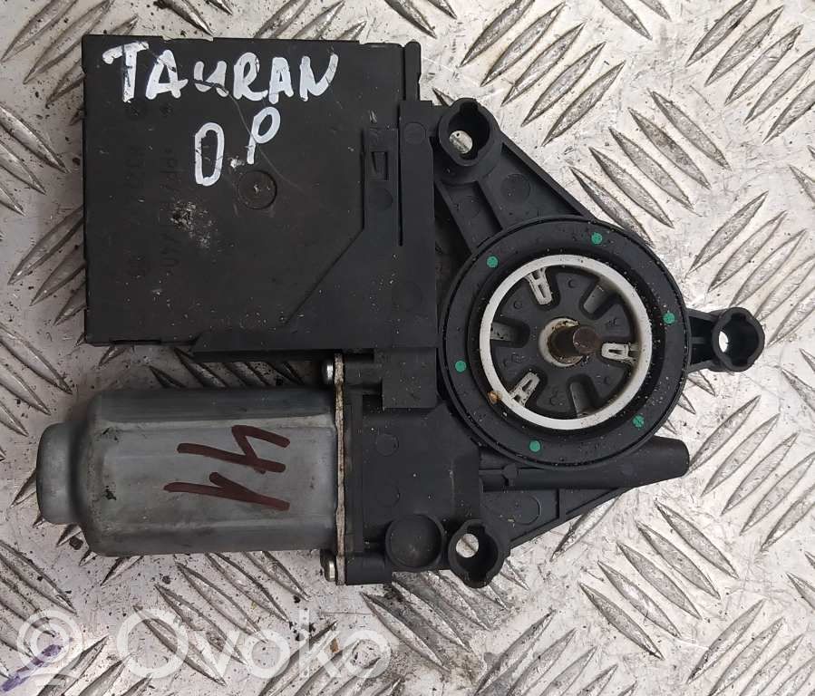 Volkswagen Touran I Silnik regulatora szyby drzwi przednich 