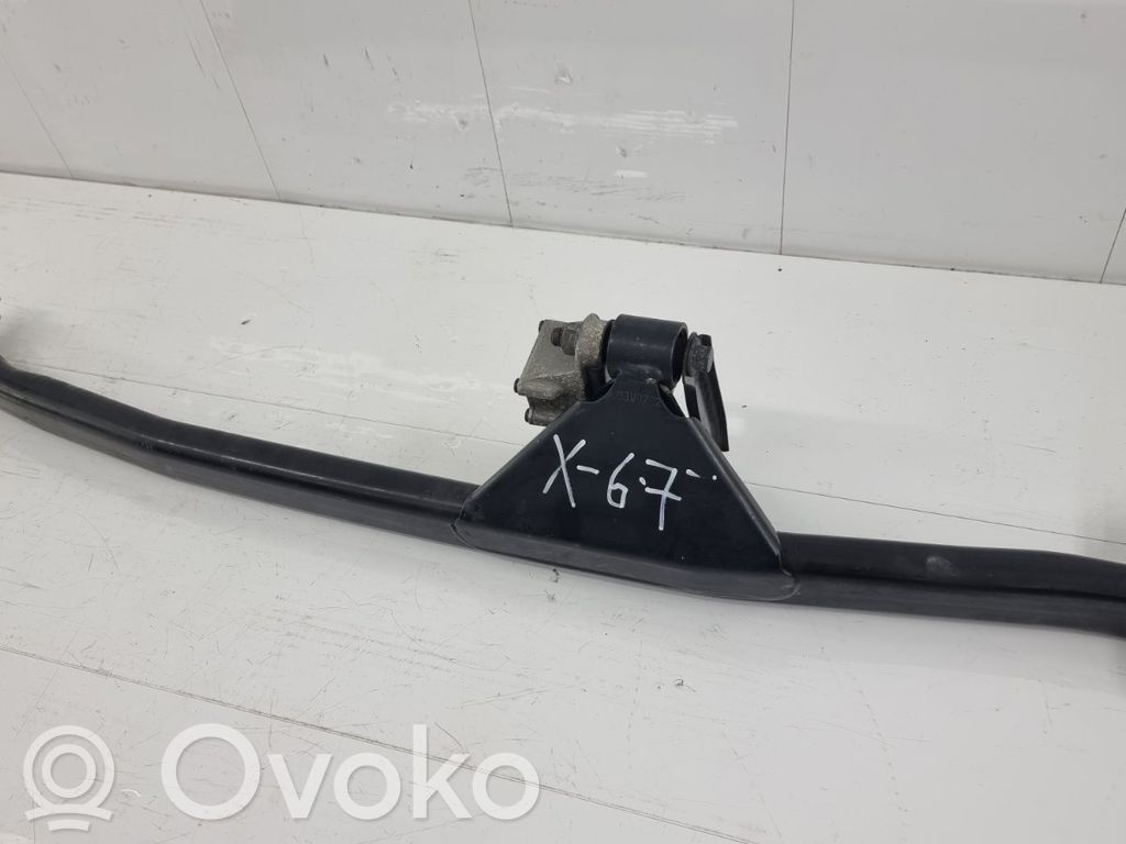 Volvo XC90 Engine mounting bracket 