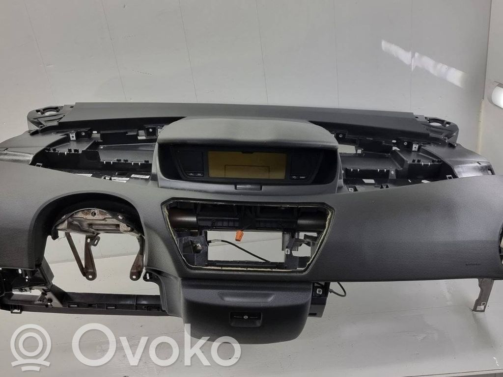 Citroen C4 I Picasso Dashboard 