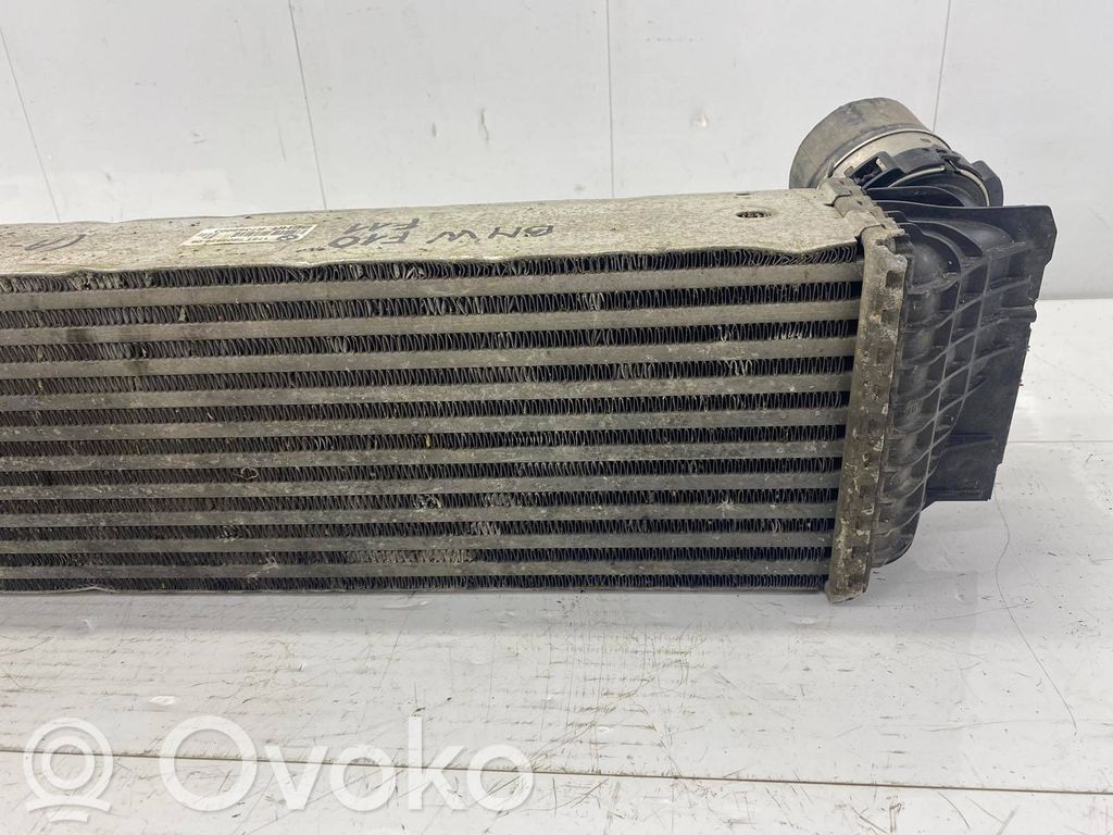 BMW 5 F10 F11 Starpdzesētāja radiators 